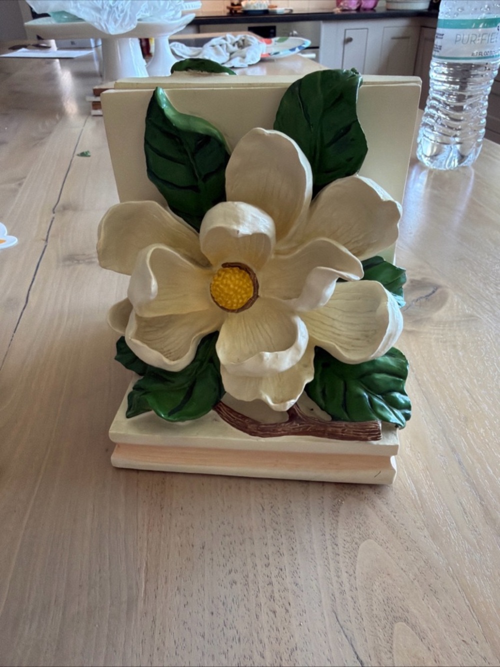 Pair of CBK 1995 Magnolia Flower Heavy Resin Bookends Set of 2 White & Green